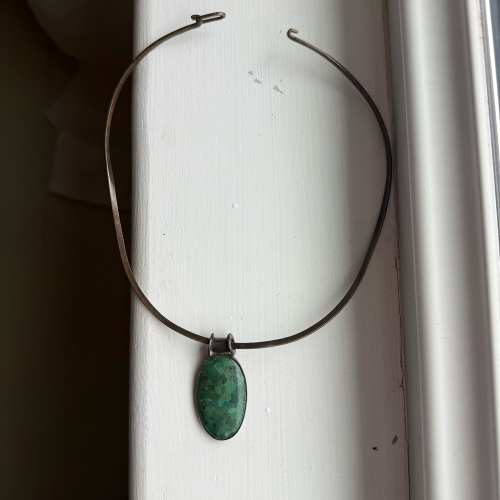 Lovely green blue stone pendant set in silver - Picture 3 of 5